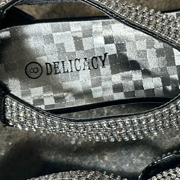 Delicacy Rhinestone Embellished Zippered Black Heels size 8 - Picture 2 of 8